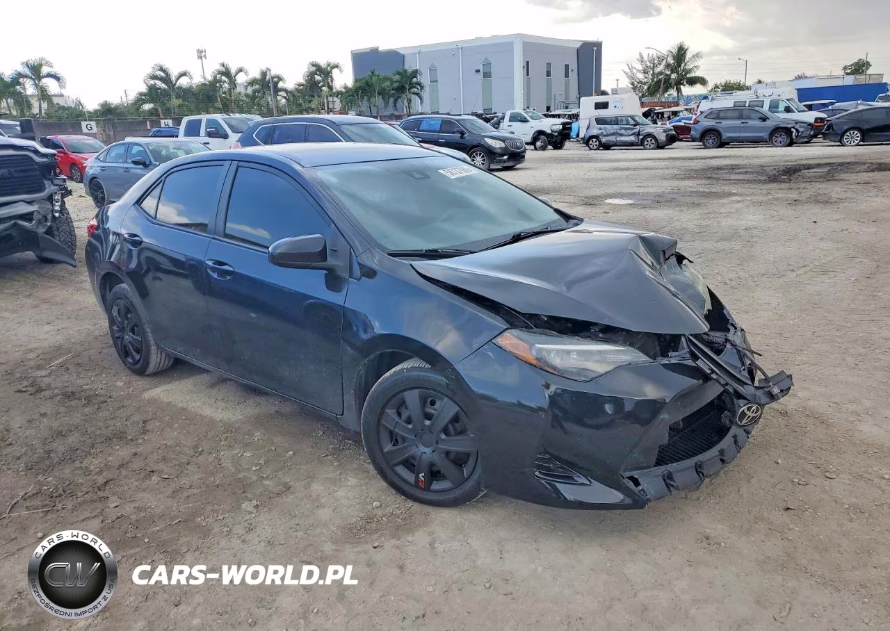2018 Toyota Corolla Le VIN:2T1BURHE9JC045186 - 4