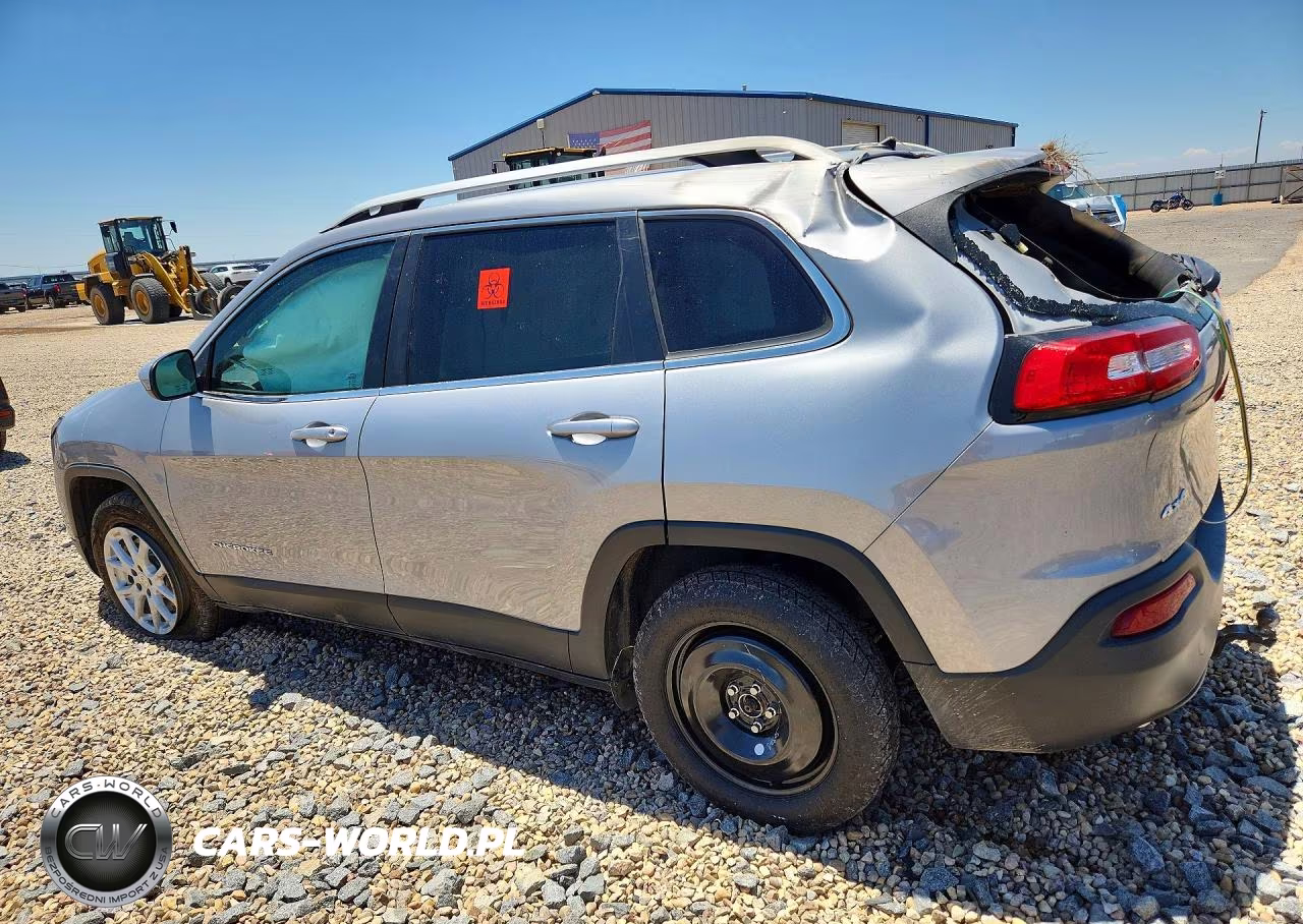 2017 Jeep Cherokee Latitude VIN:1C4PJMCS2HW565598 - 2