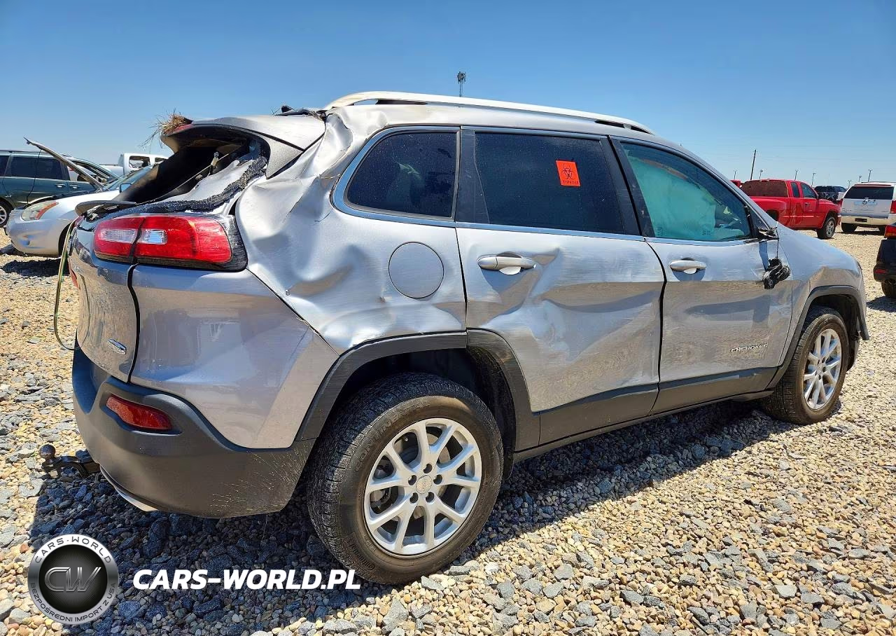 2017 Jeep Cherokee Latitude VIN:1C4PJMCS2HW565598 - 3