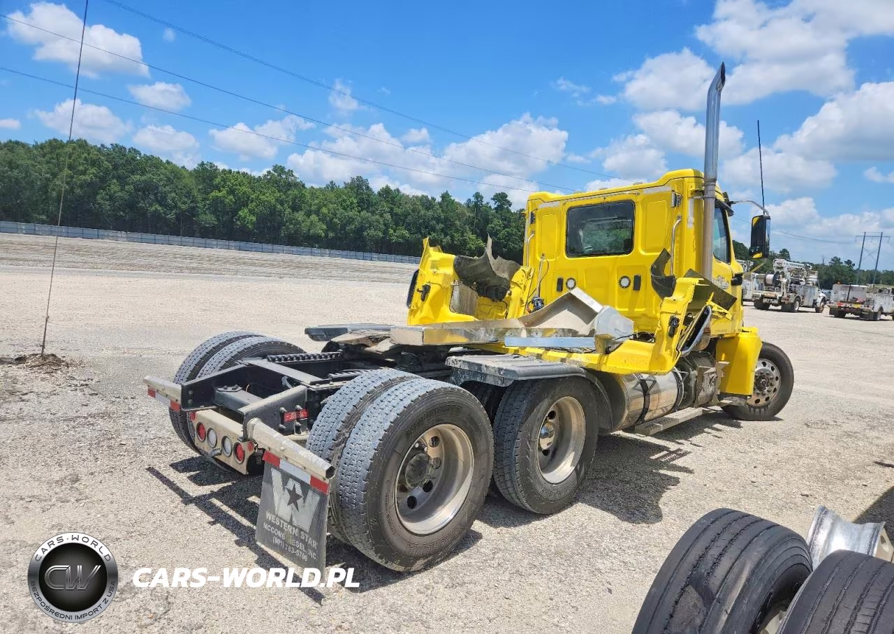 2025 Western Star 49X Chassis Semi Truck VIN:5KJJBWDR6SLVX9607 - 4