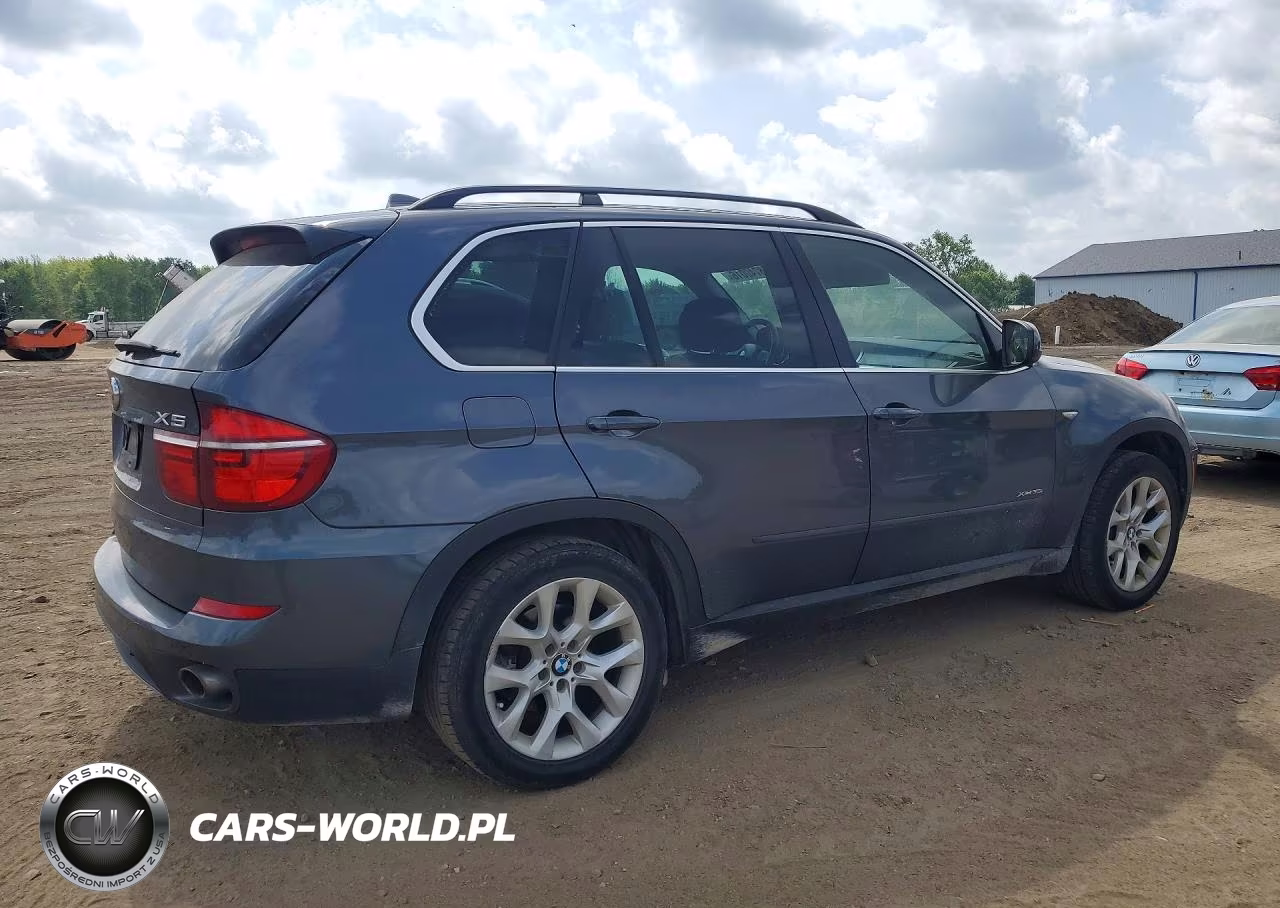 2013 BMW X5 xDrive35I VIN:5UXZV4C56DL993885 - 3