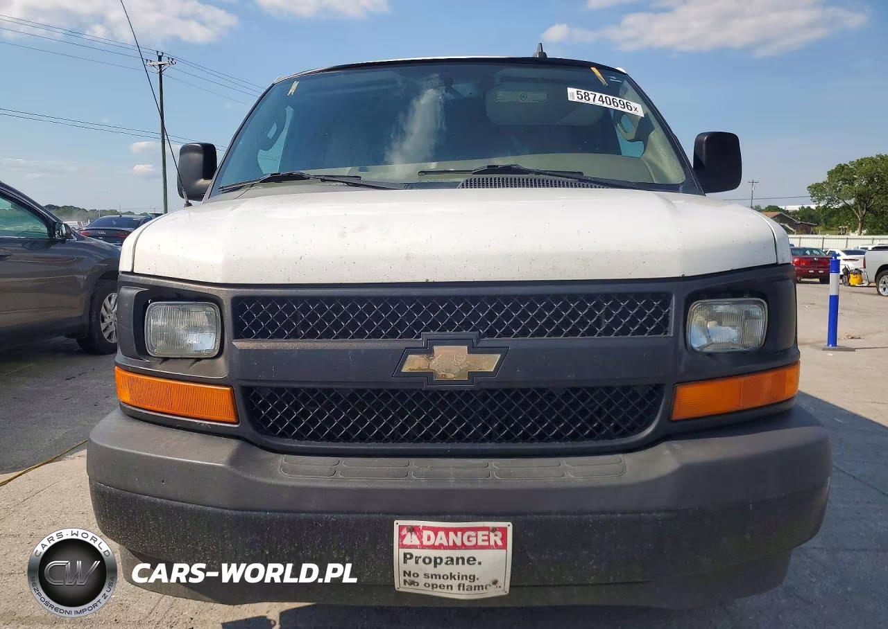 2017 Chevrolet Express 2500 Cargo Delivery Van VIN:1GCWGAFF9H1338753 - 5