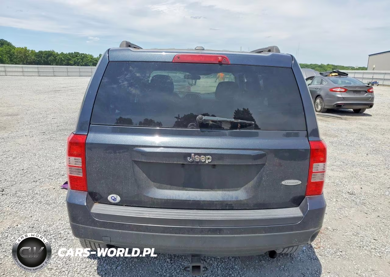 2015 Jeep Patriot Latitude VIN:1C4NJPFB5FD131463 - 6