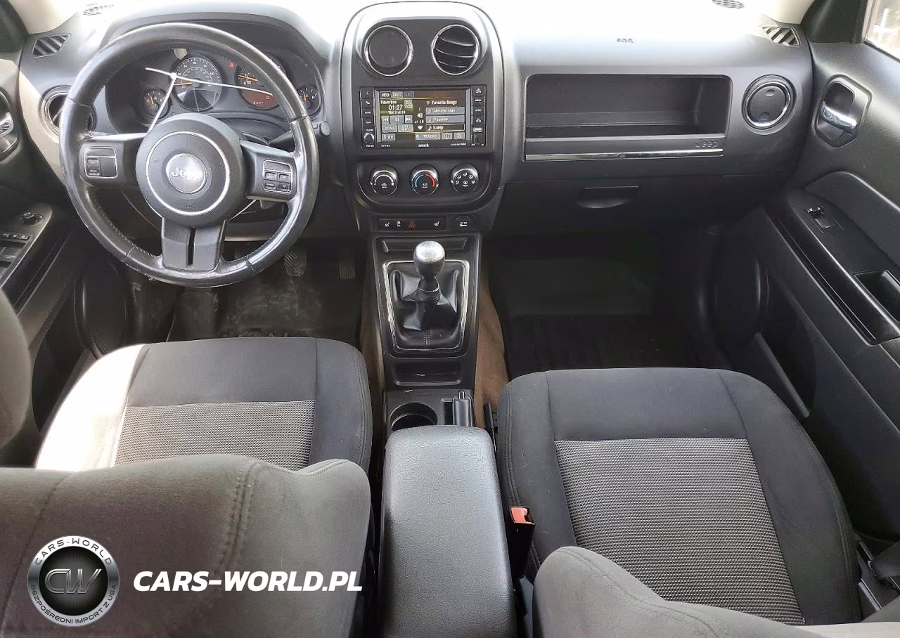 2015 Jeep Patriot Latitude VIN:1C4NJPFB5FD131463 - 8