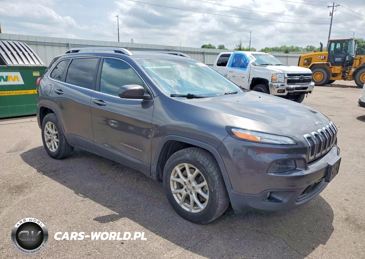 2015 Jeep Cherokee Latitude VIN:1C4PJMCBXFW702283 - 4