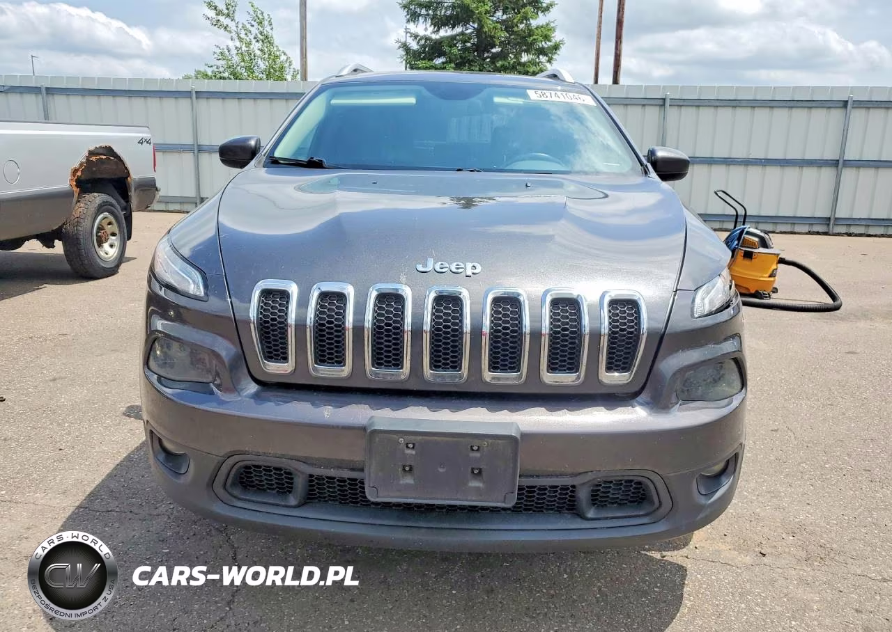 2015 Jeep Cherokee Latitude VIN:1C4PJMCBXFW702283 - 5