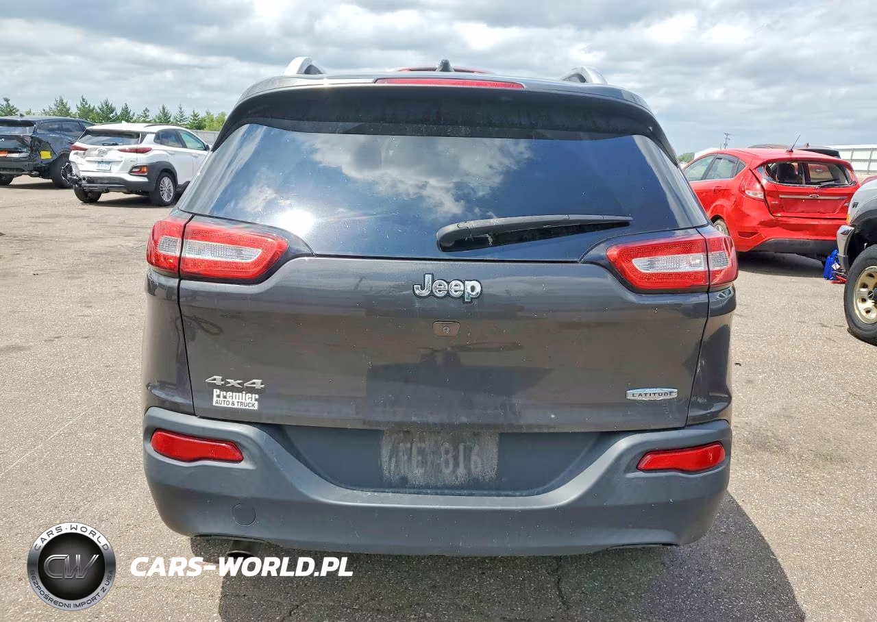 2015 Jeep Cherokee Latitude VIN:1C4PJMCBXFW702283 - 6