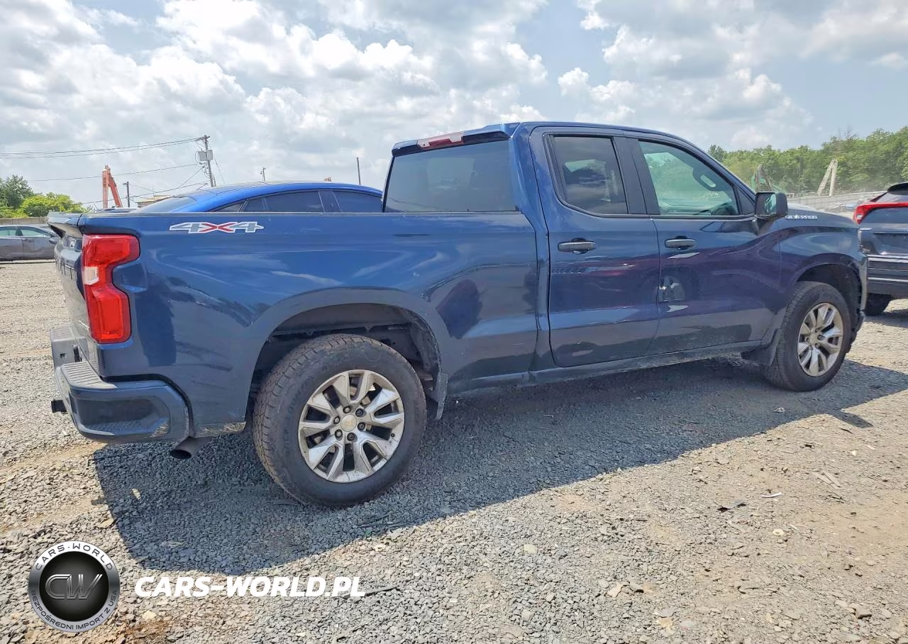 2020 Chevrolet Silverado K1500 Custom VIN:1GCRYBEK1LZ226327 - 3