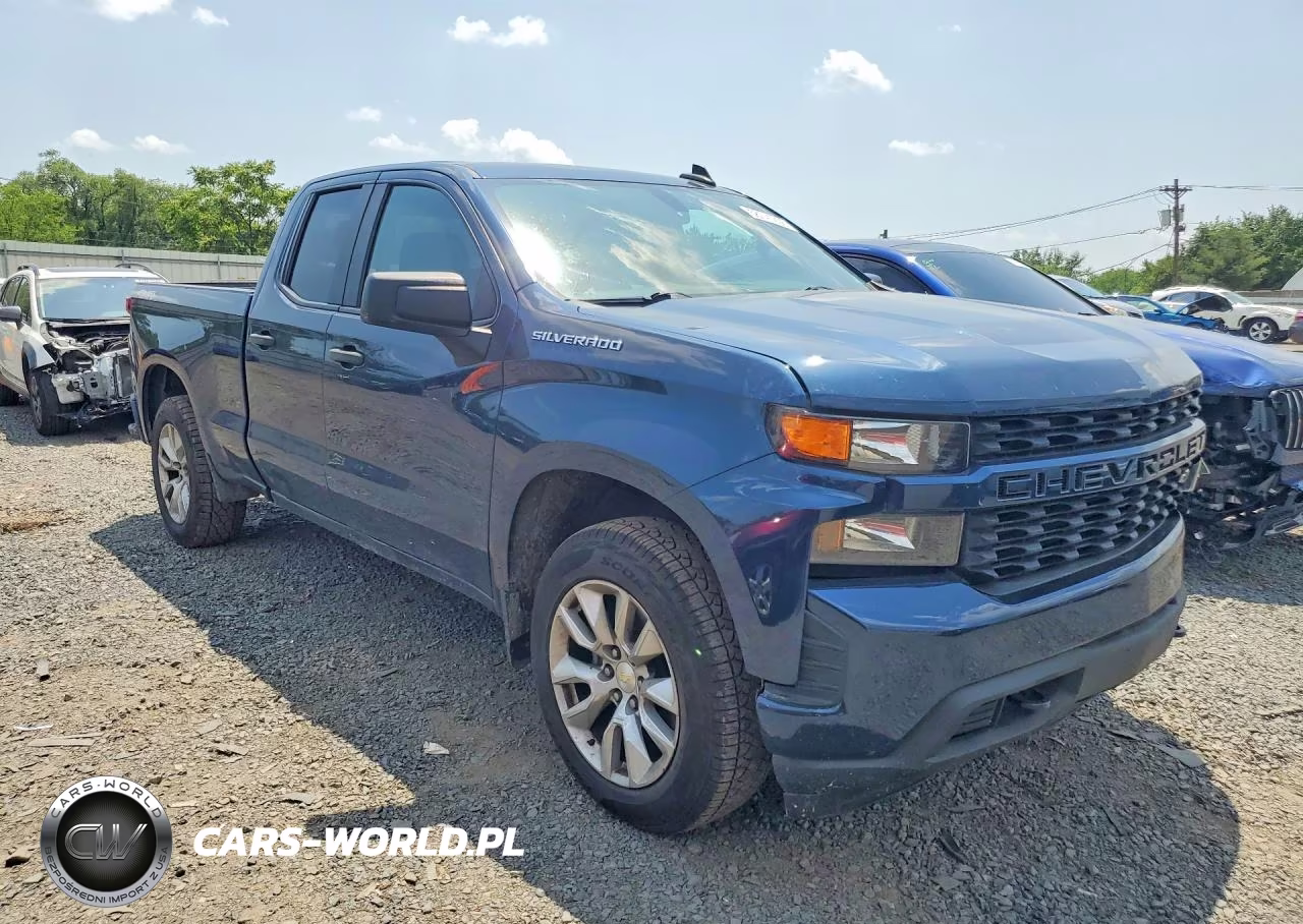 2020 Chevrolet Silverado K1500 Custom VIN:1GCRYBEK1LZ226327 - 4