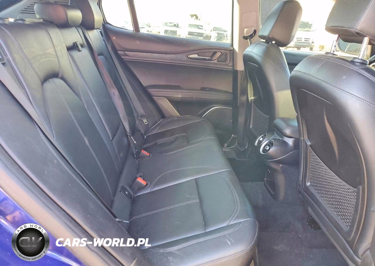 2021 Alfa Romeo Stelvio Sport VIN:ZASPAKAN6M7D10241 - 11