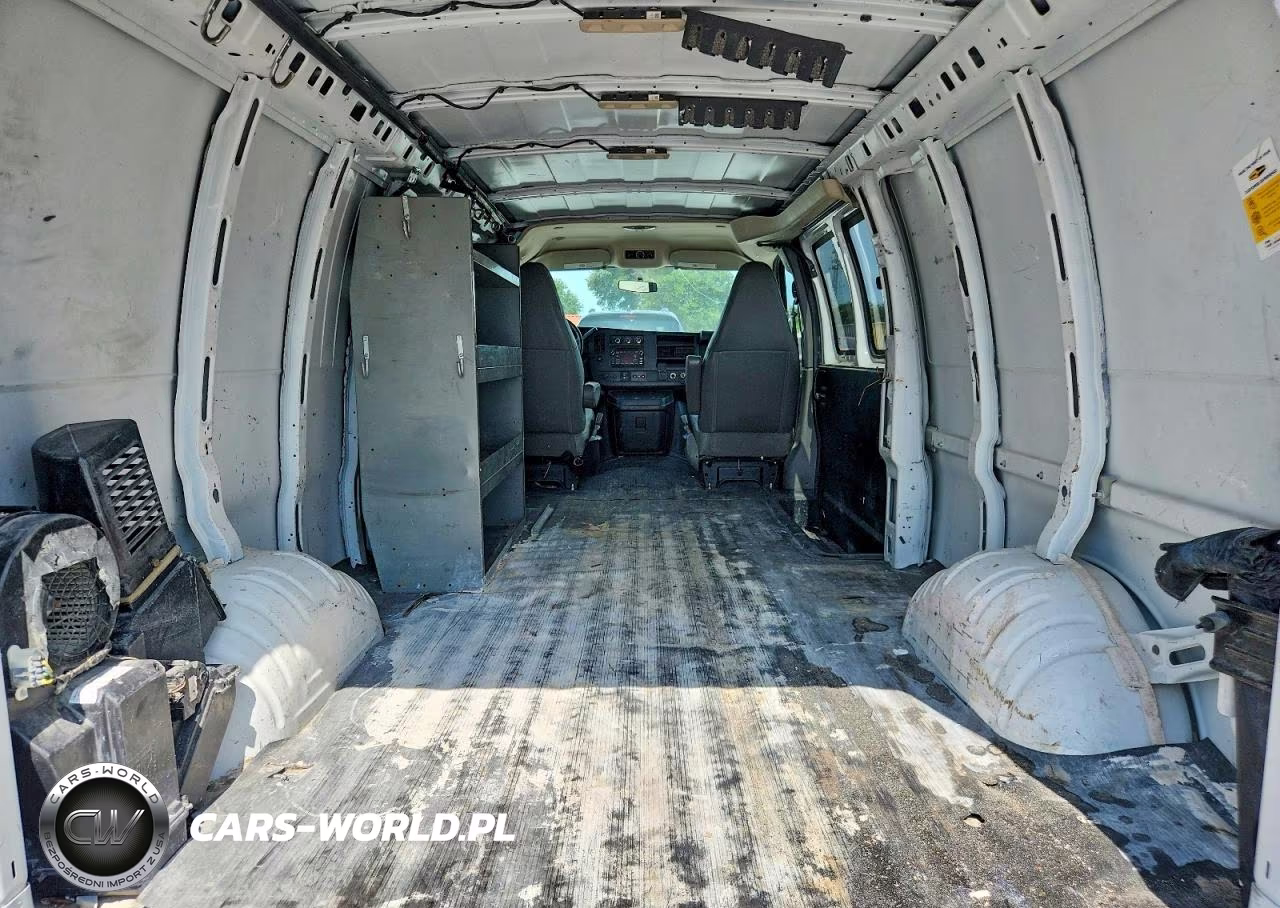 2017 GMC Savana G2500 VIN:1GTW7BFG7H1220831 - 10