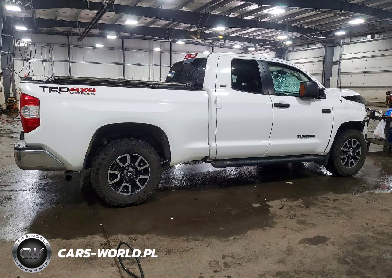 2018 Toyota Tundra Sr5 VIN:5TFUW5F1XJX740760 - 3