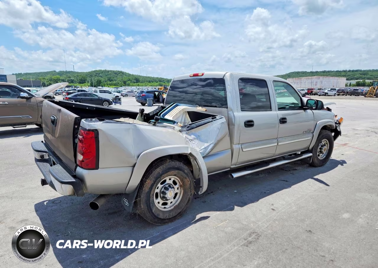 2004 Chevrolet Silverado C2500 Heavy Duty VIN:1GCHC23214F251292 - 3