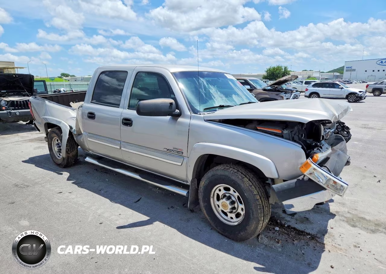 2004 Chevrolet Silverado C2500 Heavy Duty VIN:1GCHC23214F251292 - 4
