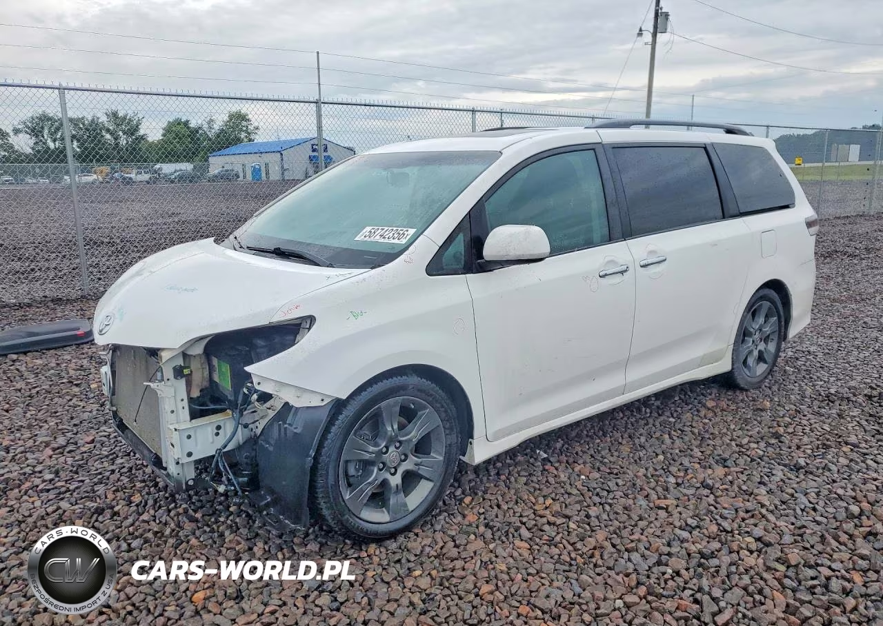 2015 Toyota Sienna Sport