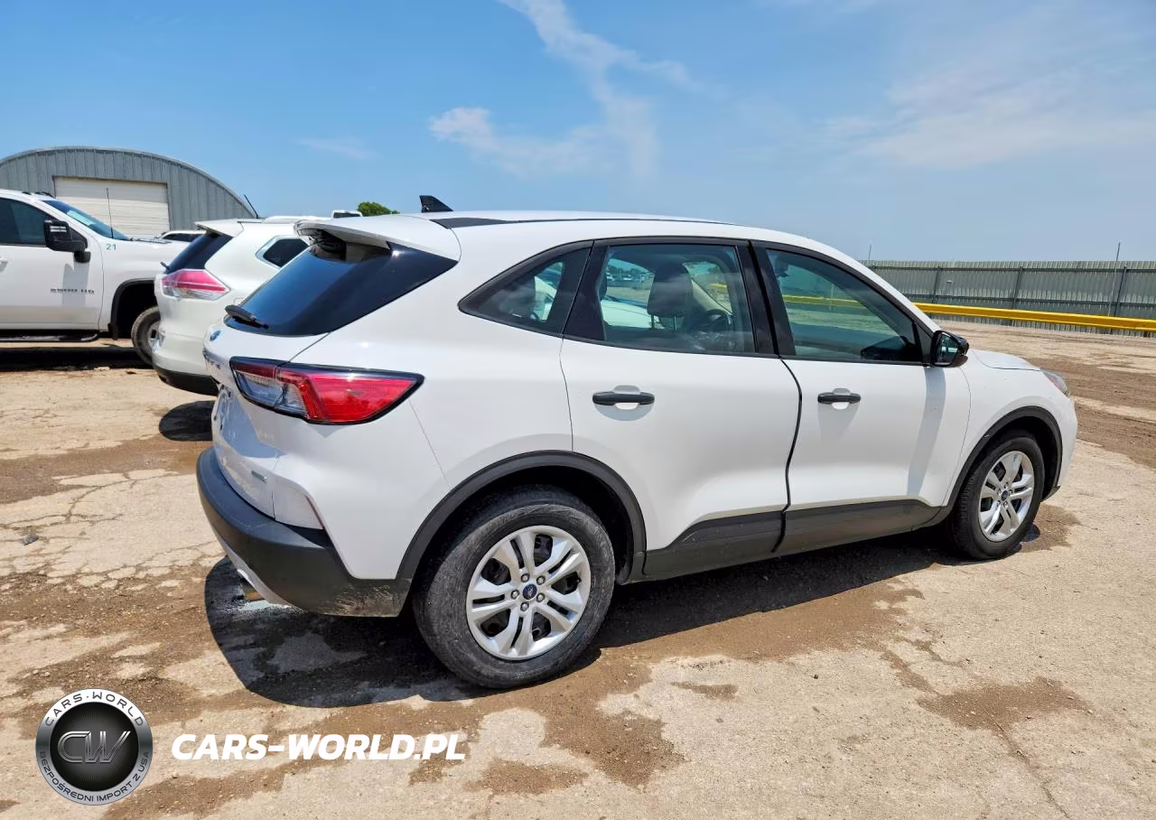 2020 Ford Escape S VIN:1FMCU0F64LUA33265 - 3
