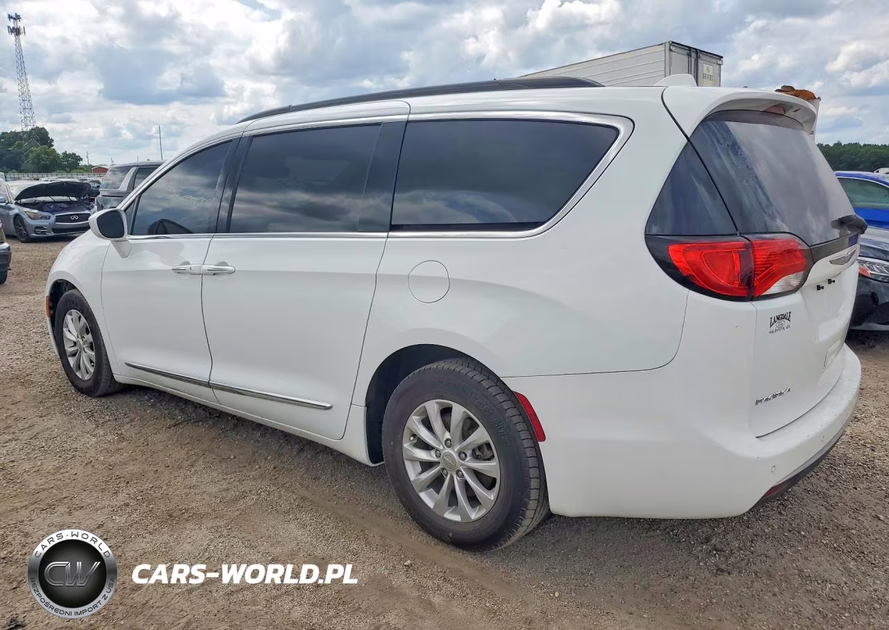 2017 Chrysler Pacifica Touring L VIN:2C4RC1BG5HR739302 - 2