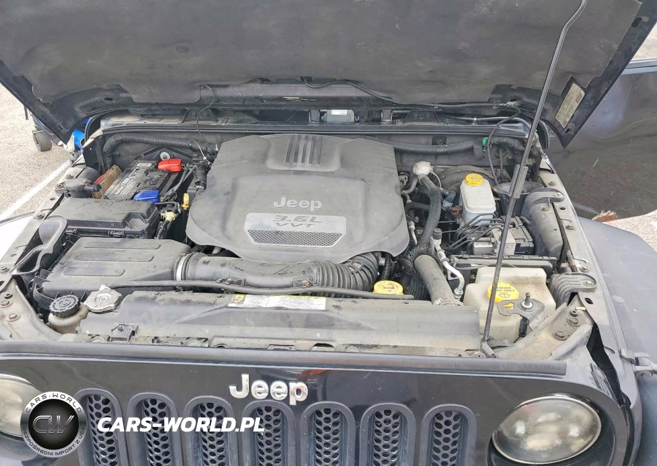 2012 Jeep Wrangler Unlimited Sahara VIN:1C4BJWEG2CL113370 - 12