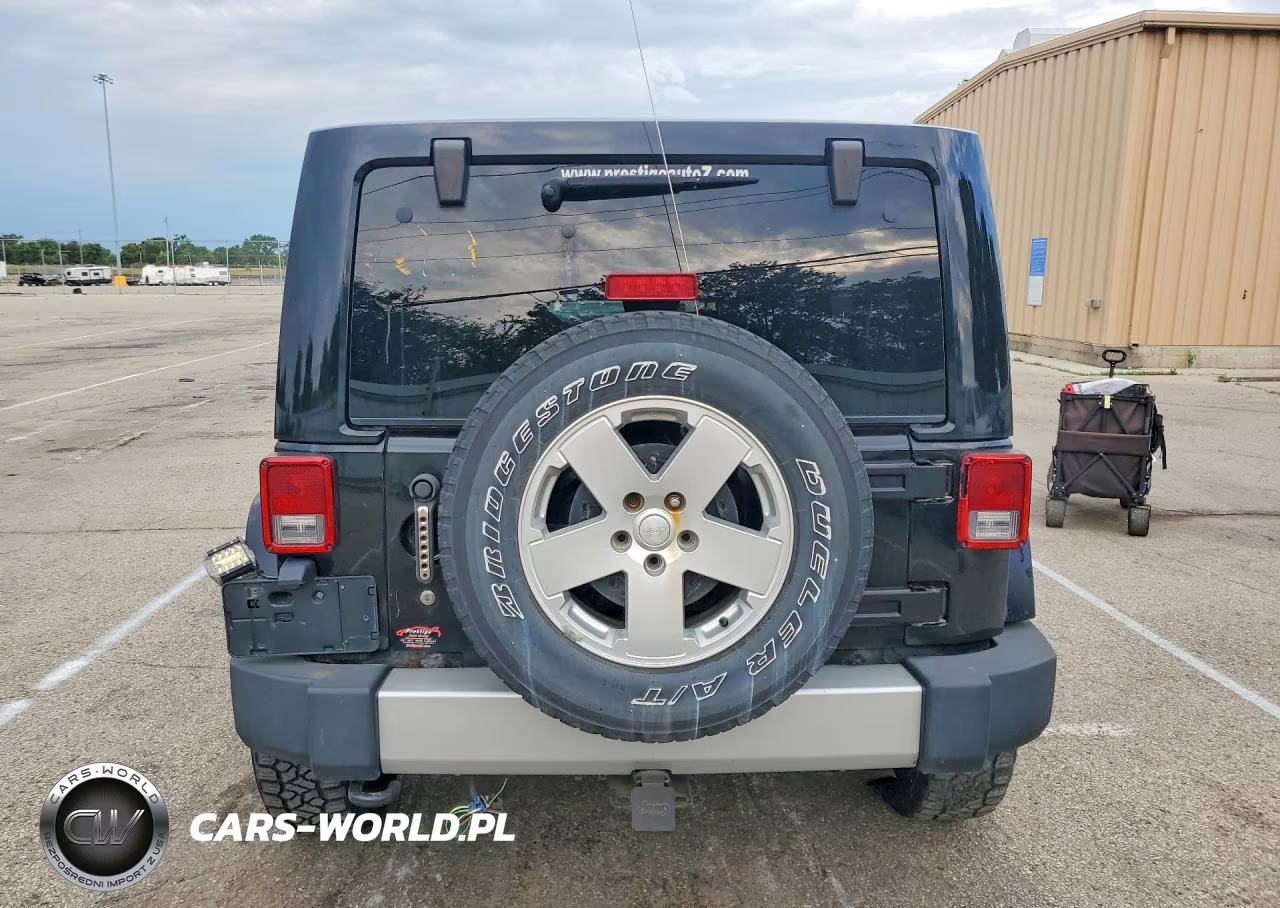 2012 Jeep Wrangler Unlimited Sahara VIN:1C4BJWEG2CL113370 - 6