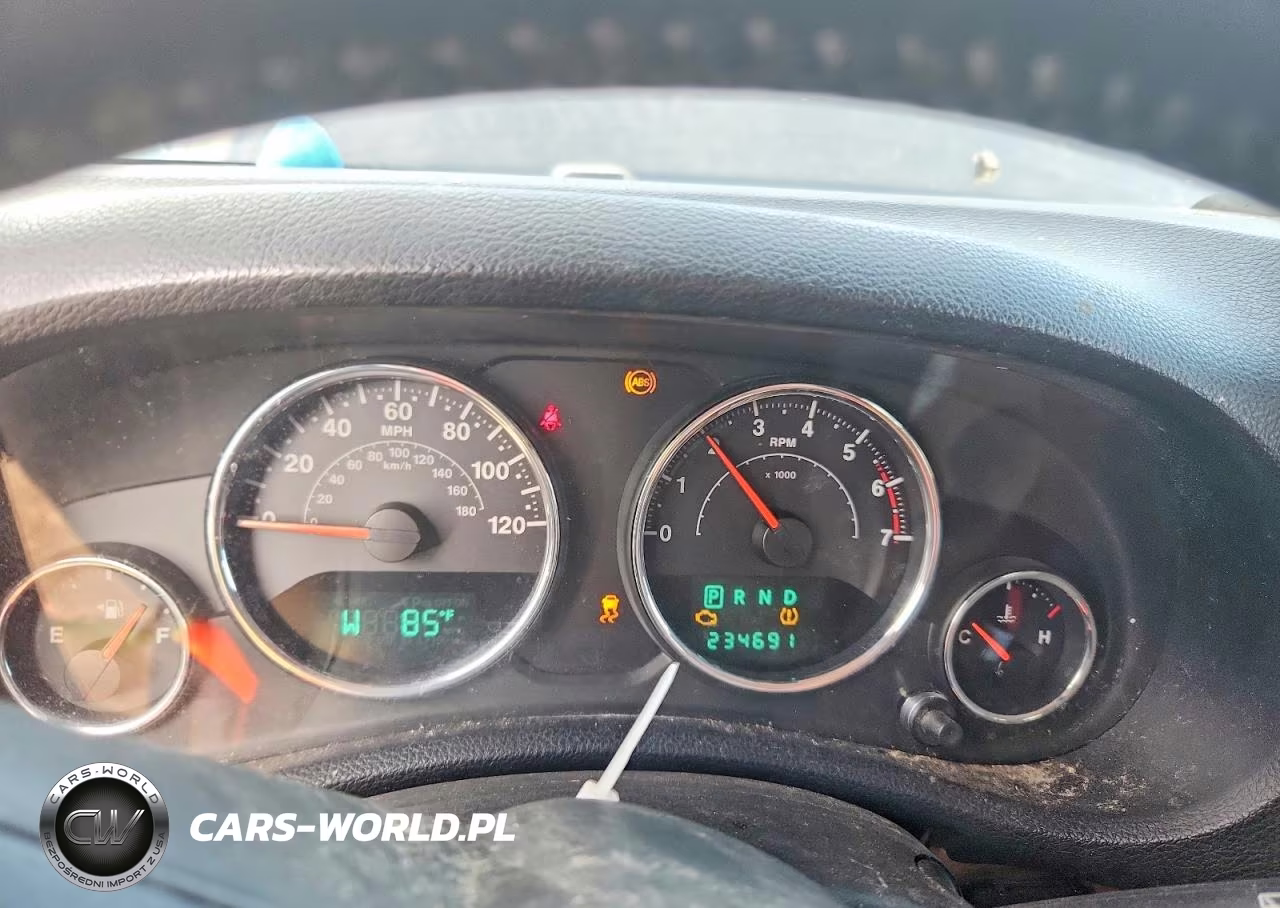 2012 Jeep Wrangler Unlimited Sahara VIN:1C4BJWEG2CL113370 - 9