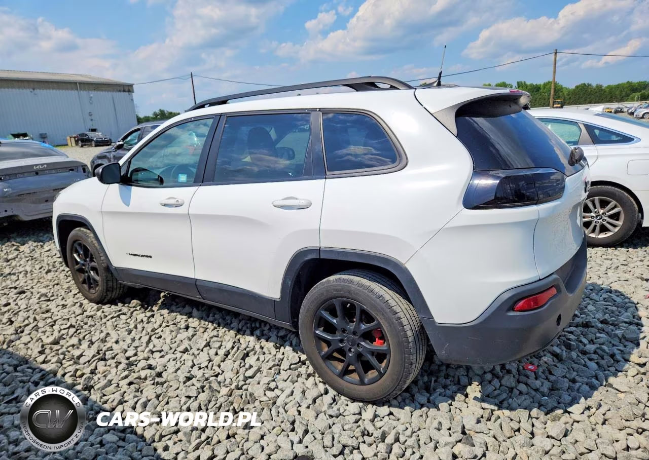 2017 Jeep Cherokee Latitude VIN:1C4PJLCB1HW518220 - 2