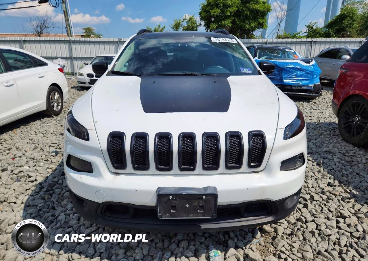 2017 Jeep Cherokee Latitude VIN:1C4PJLCB1HW518220 - 5