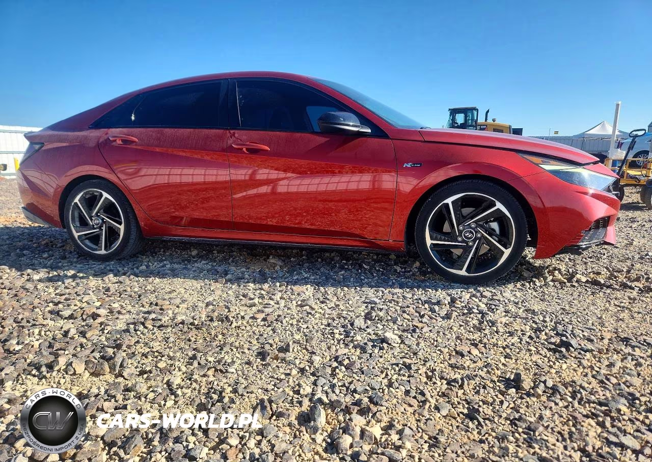 2021 Hyundai Elantra VIN:KMHLR4AF5MU139984 - 4