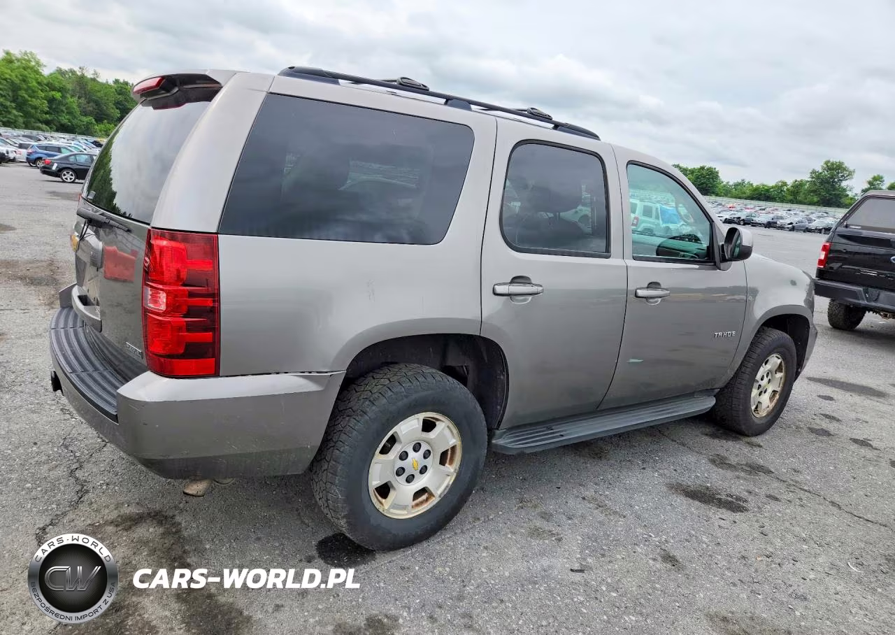 2012 Chevrolet Tahoe C1500 Ls VIN:1GNSCAE03CR233621 - 3