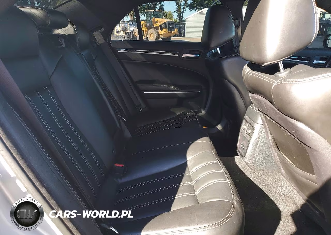 2021 Chrysler 300 S VIN:2C3CCABG2MH520081 - 10