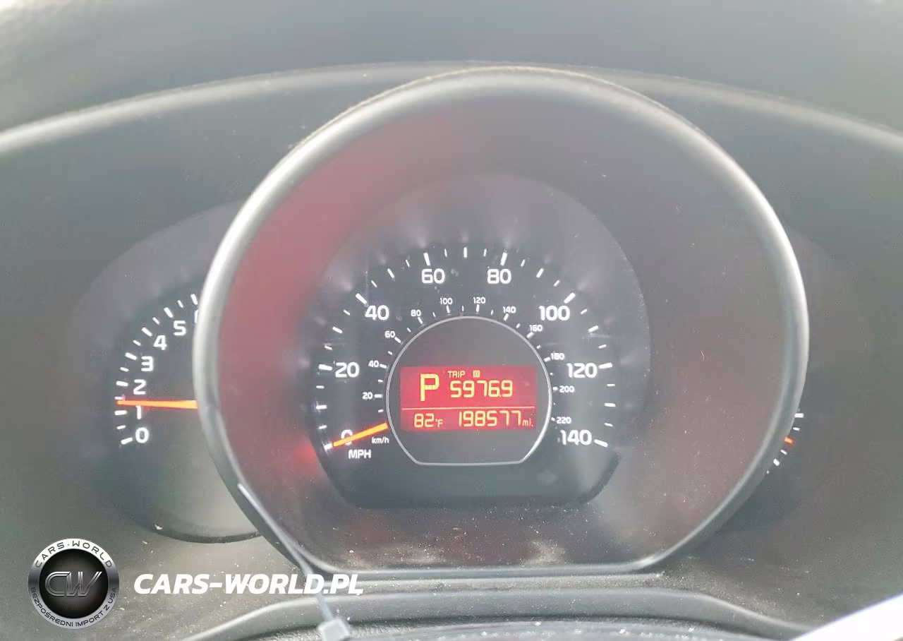 2015 Kia Soul + VIN:KNDJP3A57F7202958 - 9