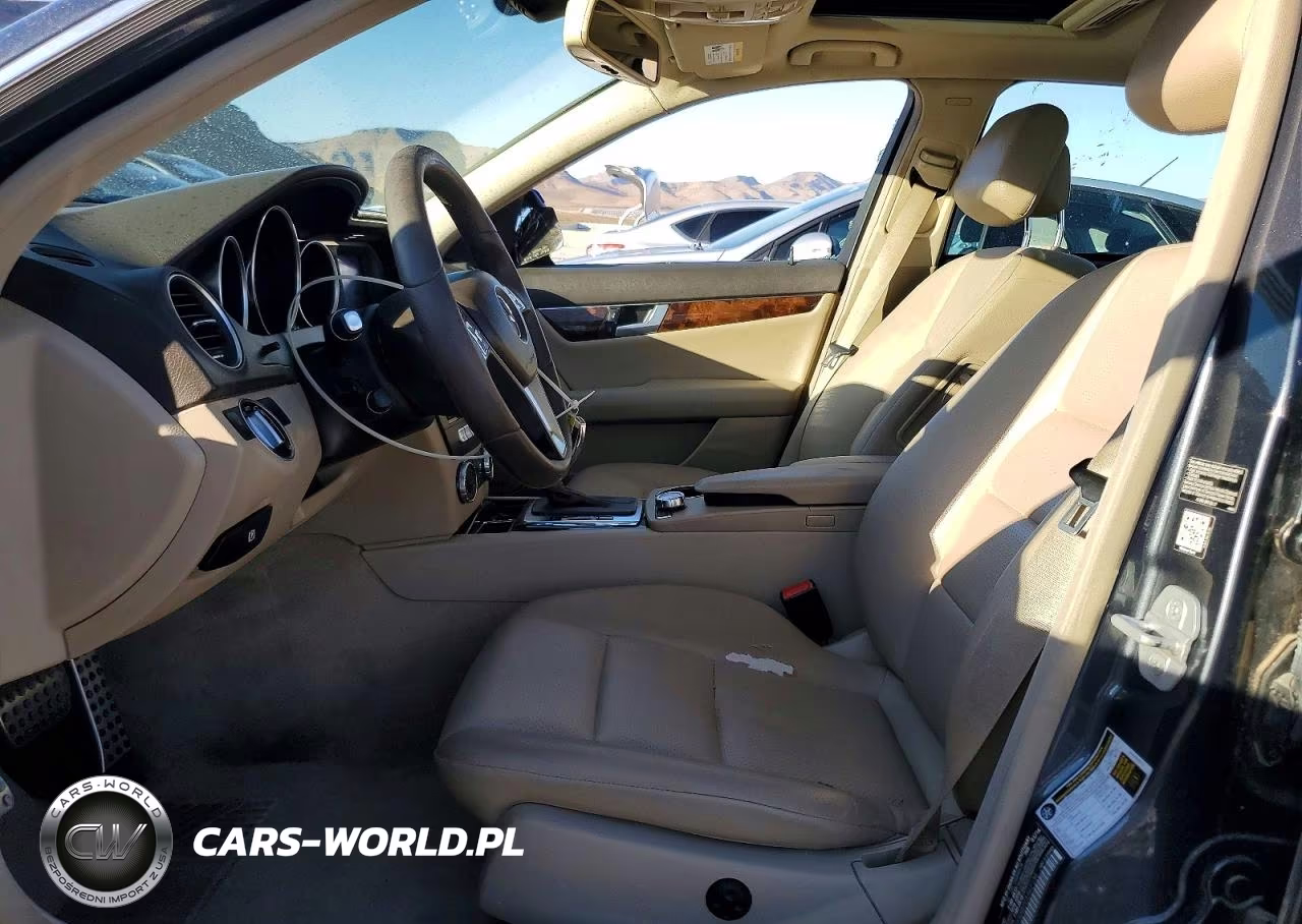 2014 Mercedes-Benz C 300 4Matic VIN:WDDGF8AB2EA942134 - 7