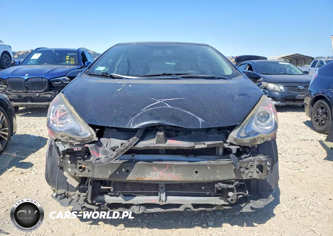 2015 Toyota Prius C One VIN:JTDKDTB32F1115062 - 5