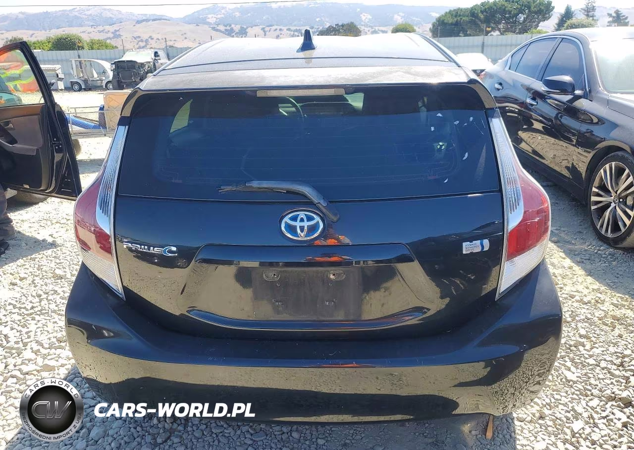 2015 Toyota Prius C One VIN:JTDKDTB32F1115062 - 6