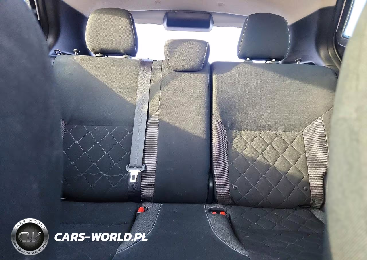 2018 Nissan Kicks S VIN:3N1CP5CU4JL519922 - 10