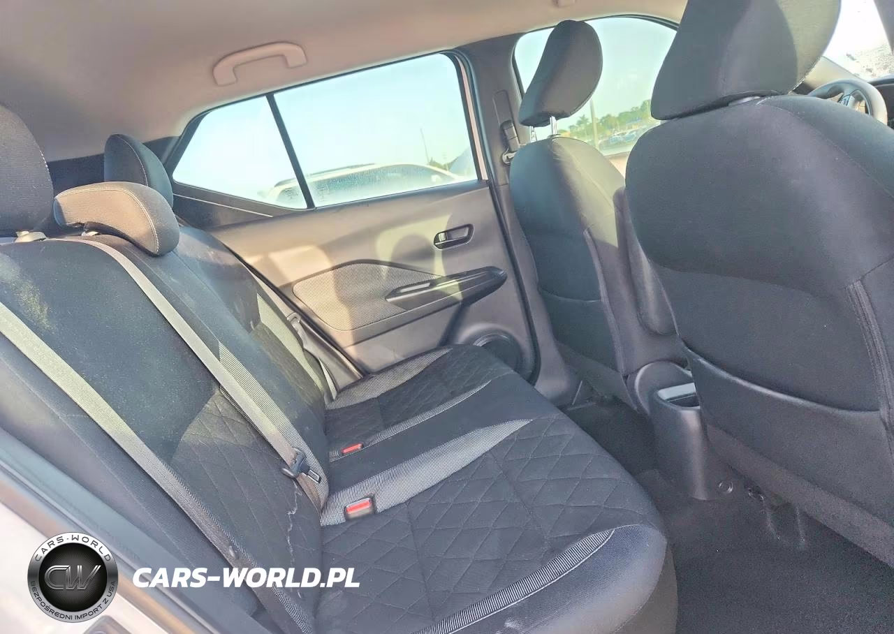 2018 Nissan Kicks S VIN:3N1CP5CU4JL519922 - 11