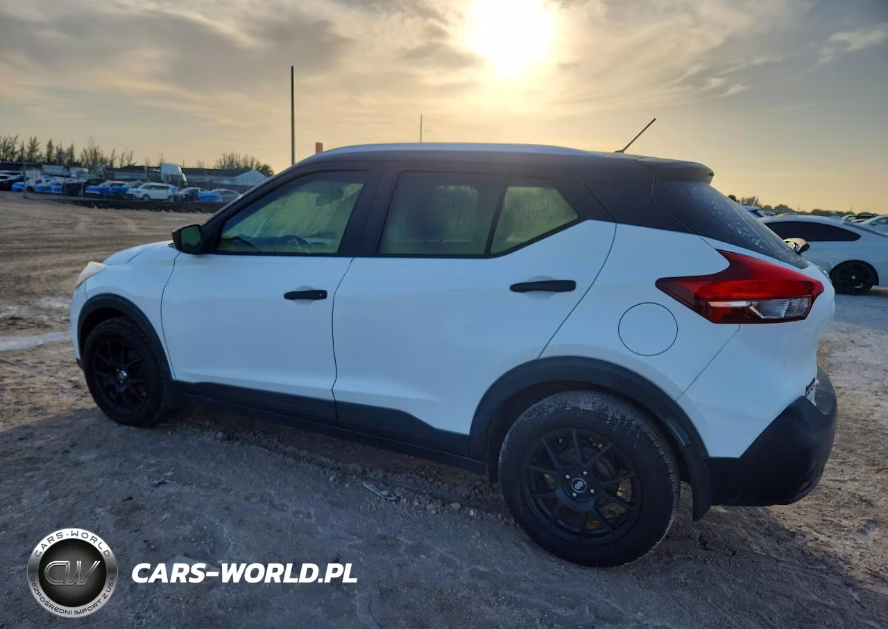 2018 Nissan Kicks S VIN:3N1CP5CU4JL519922 - 2