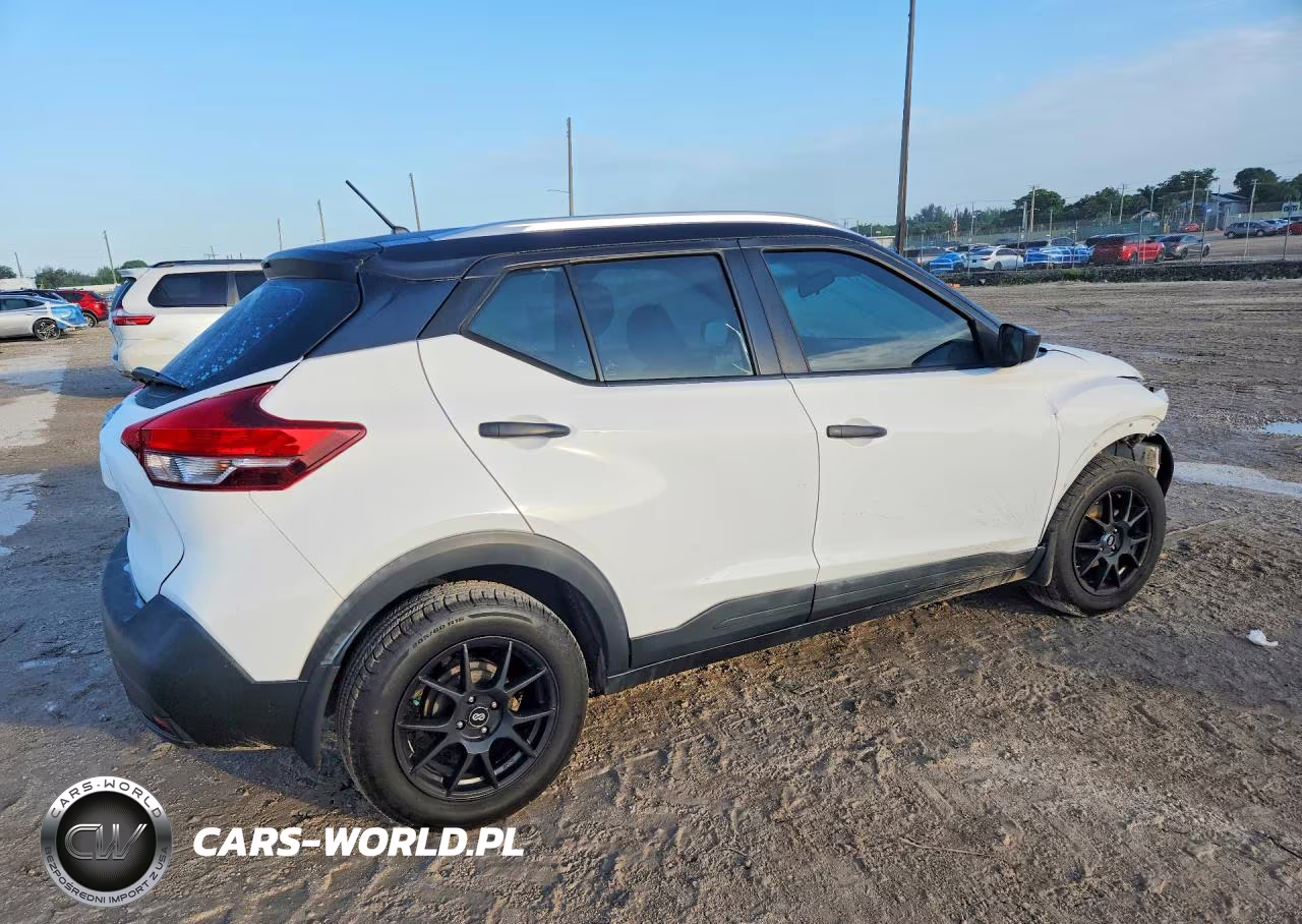 2018 Nissan Kicks S VIN:3N1CP5CU4JL519922 - 3