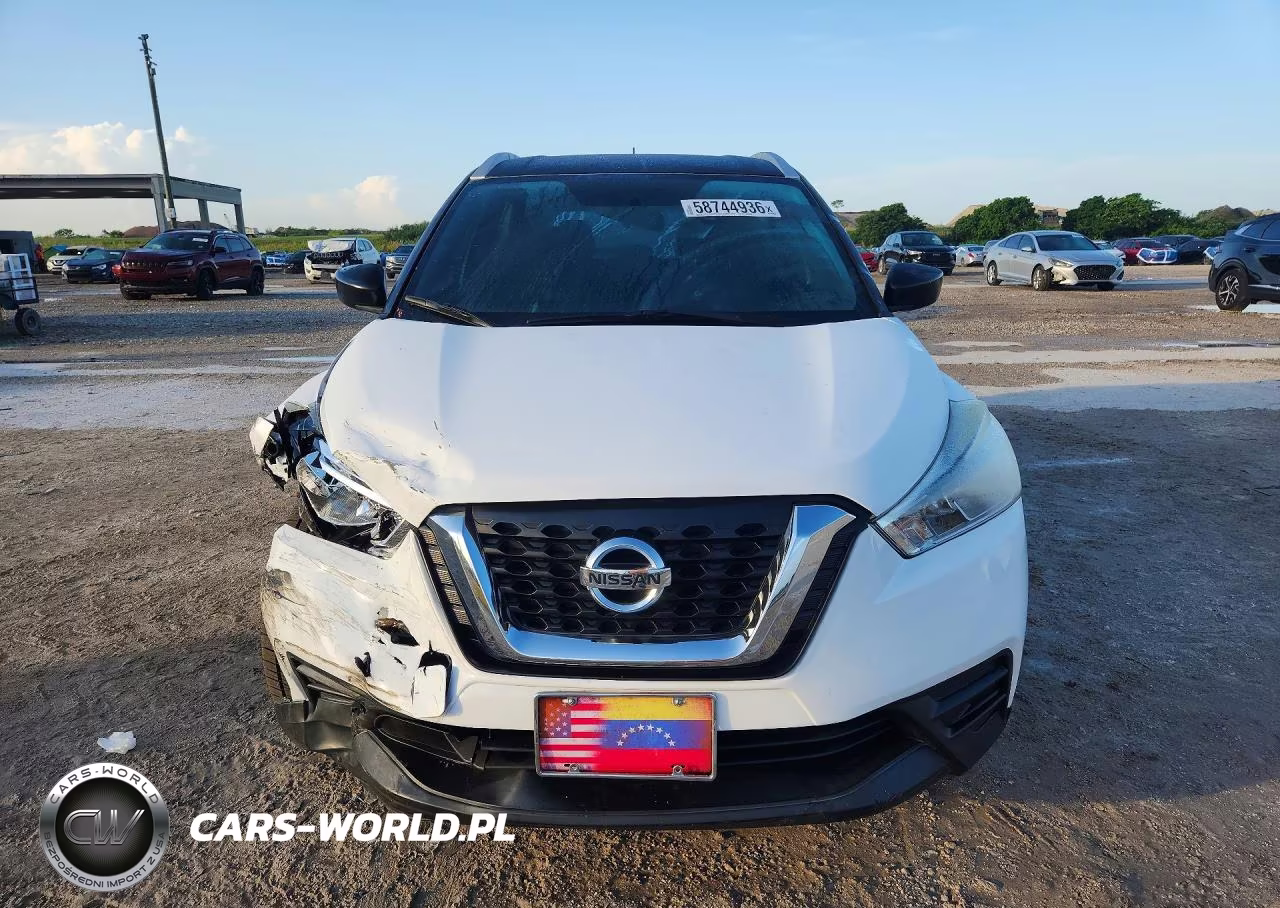 2018 Nissan Kicks S VIN:3N1CP5CU4JL519922 - 5
