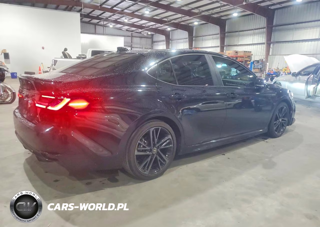 2025 Toyota Camry Xse VIN:4T1DAACK3SU630927 - 3