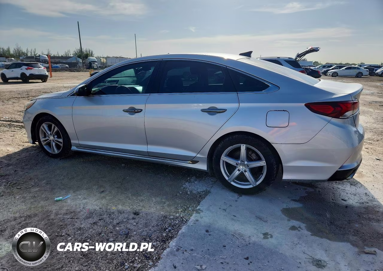 2018 Hyundai Sonata Sport VIN:5NPE34AF4JH630793 - 2
