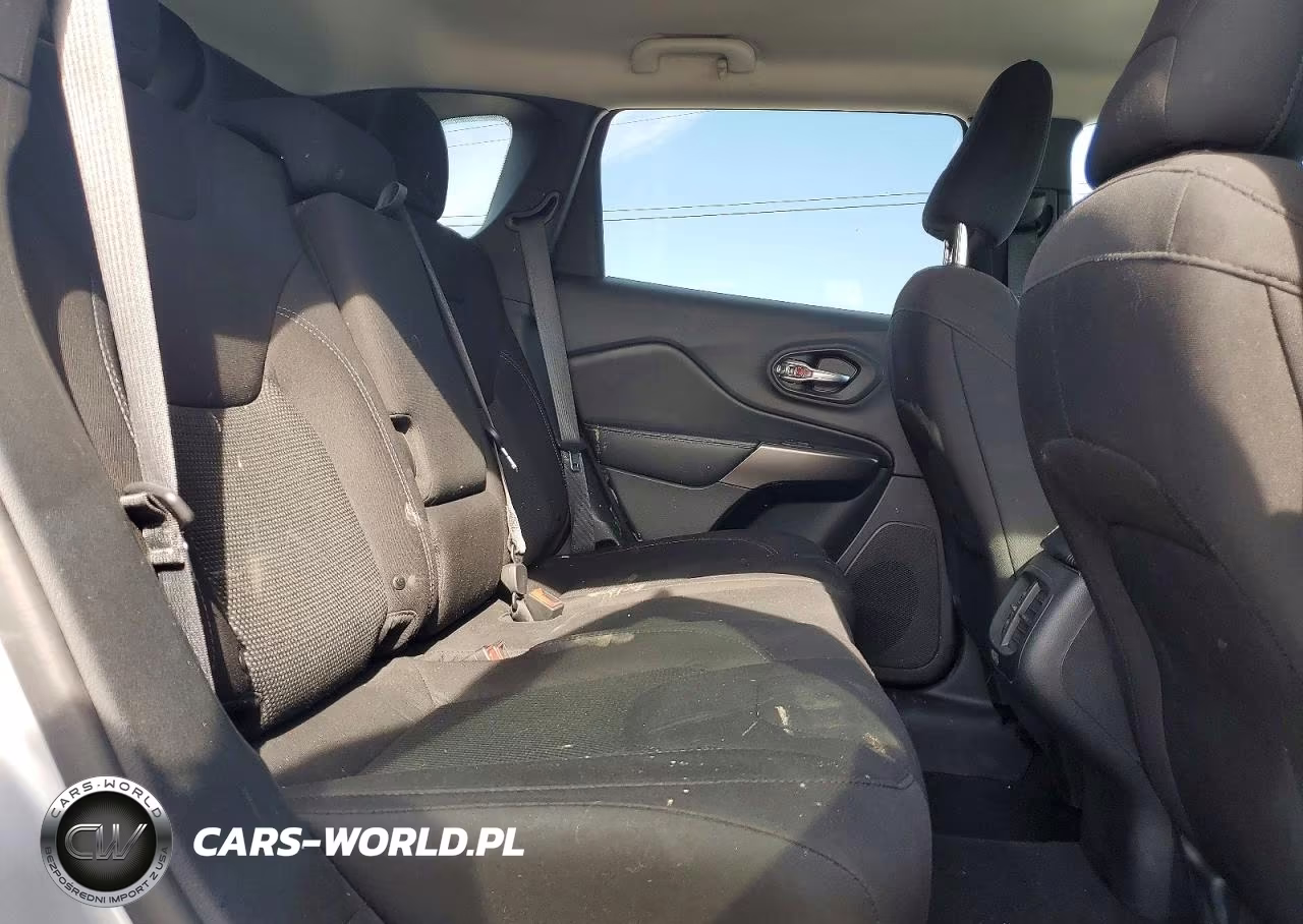 2019 Jeep Cherokee Latitude VIN:1C4PJLCX9KD439747 - 11