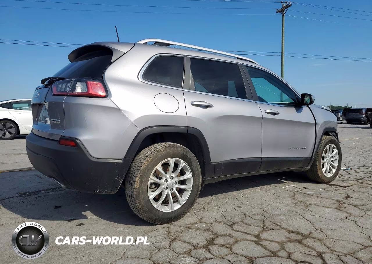 2019 Jeep Cherokee Latitude VIN:1C4PJLCX9KD439747 - 3
