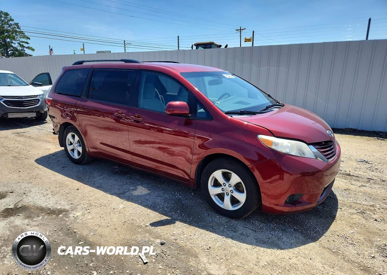 2017 Toyota Sienna Le VIN:5TDKZ3DCXHS799332 - 4