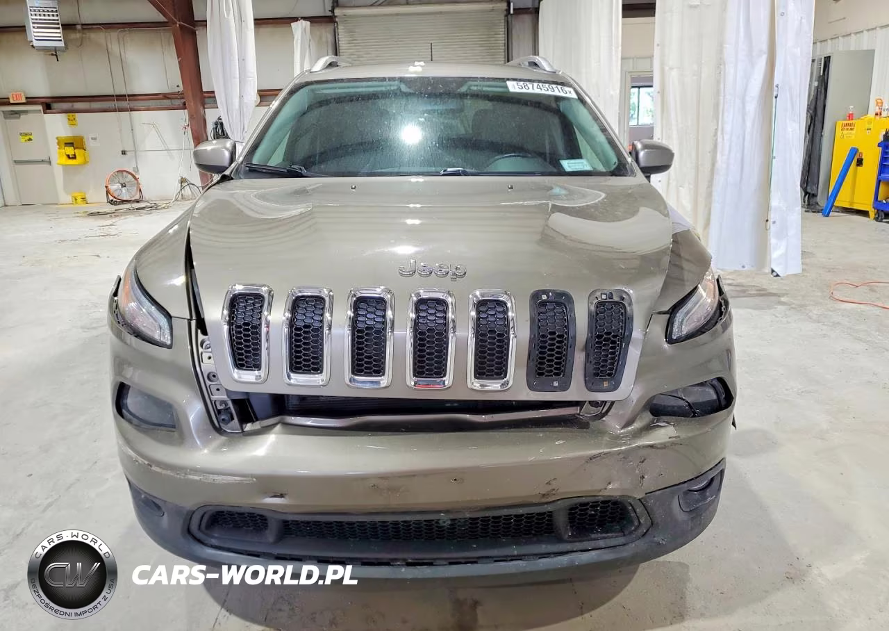 2017 Jeep Cherokee Latitude VIN:1C4PJMCS2HW525151 - 5