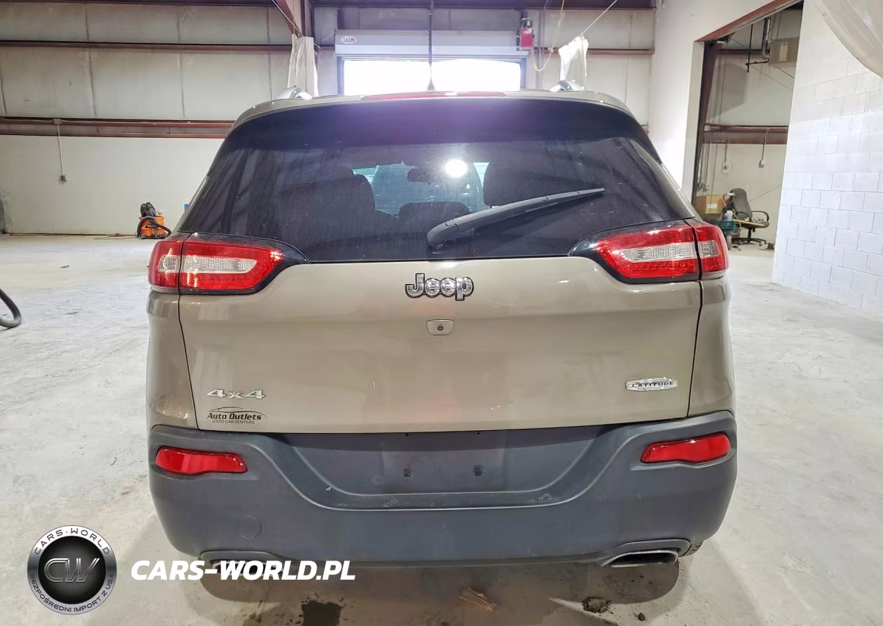 2017 Jeep Cherokee Latitude VIN:1C4PJMCS2HW525151 - 6
