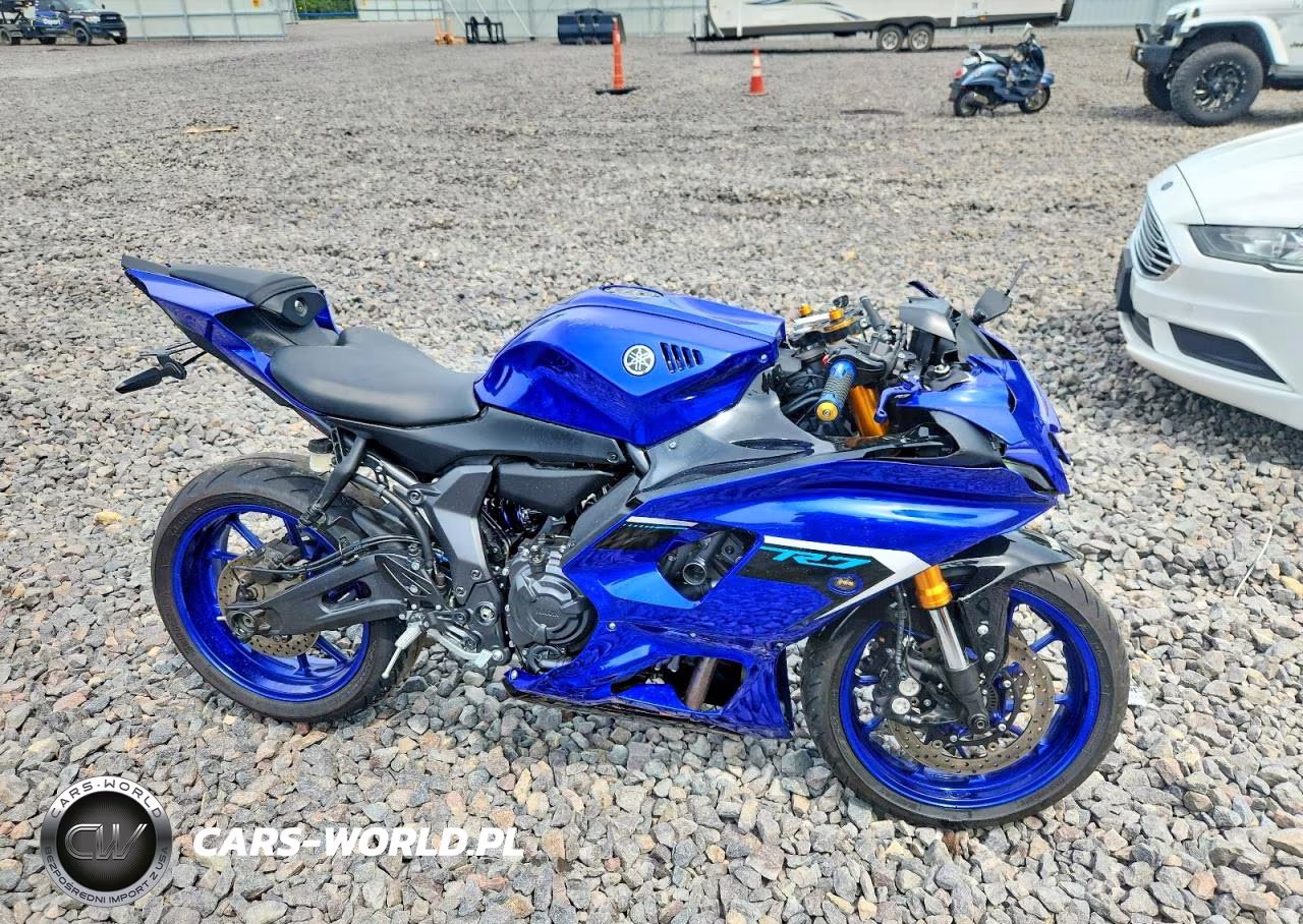 2025 Yamaha Yzfr7