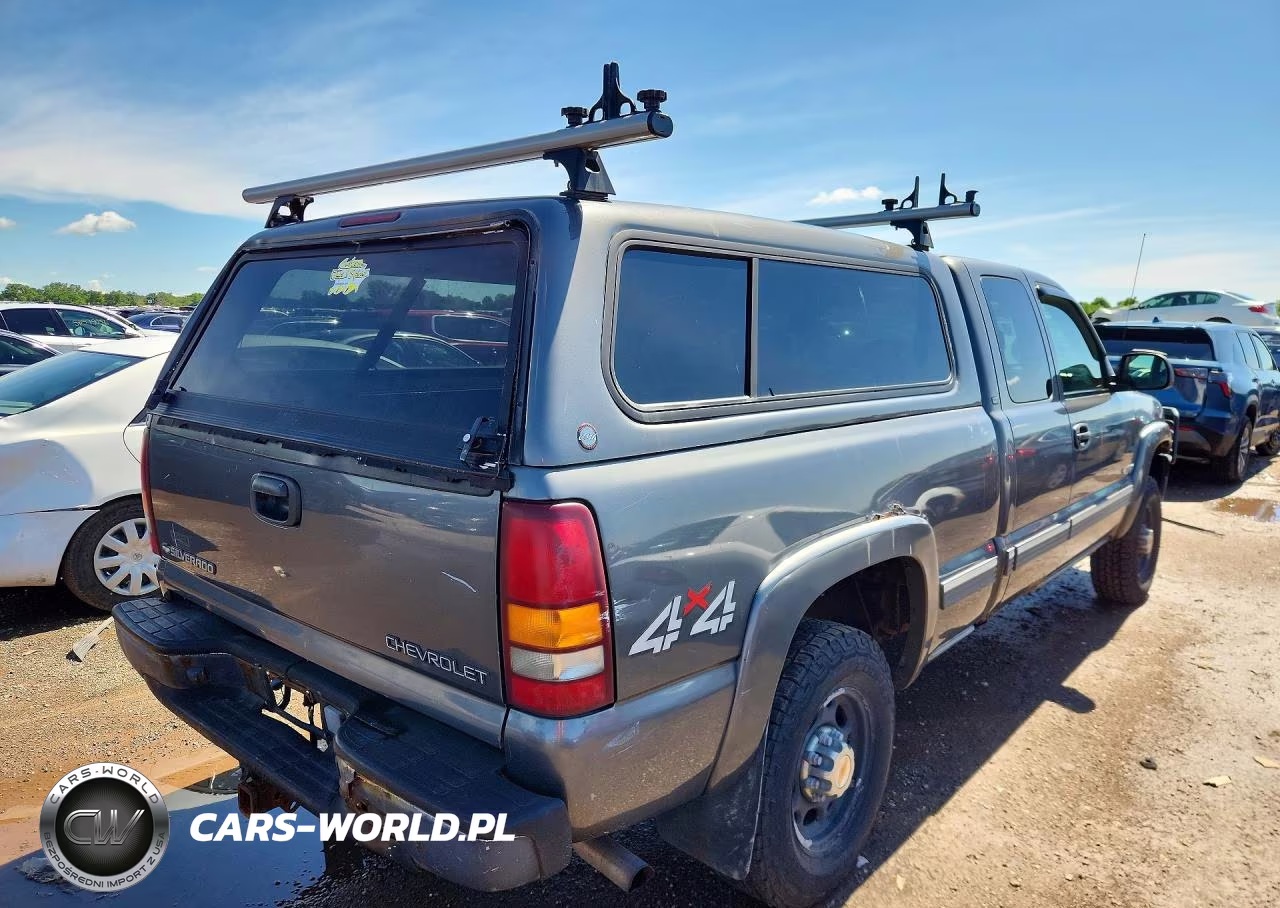 1999 Chevrolet Silverado K2500 VIN:1GCGK29U9XE241949 - 3