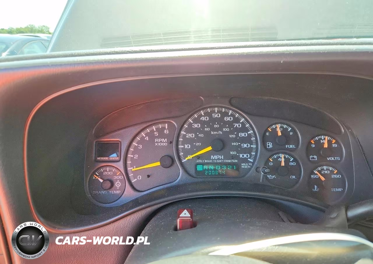 1999 Chevrolet Silverado K2500 VIN:1GCGK29U9XE241949 - 9