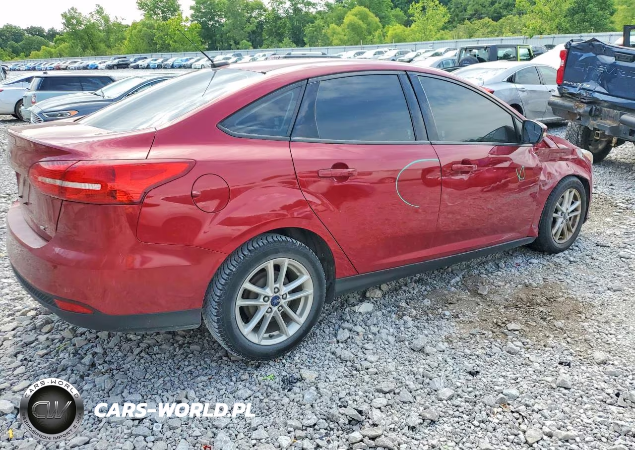 2017 Ford Focus Se VIN:1FADP3F23HL209563 - 3