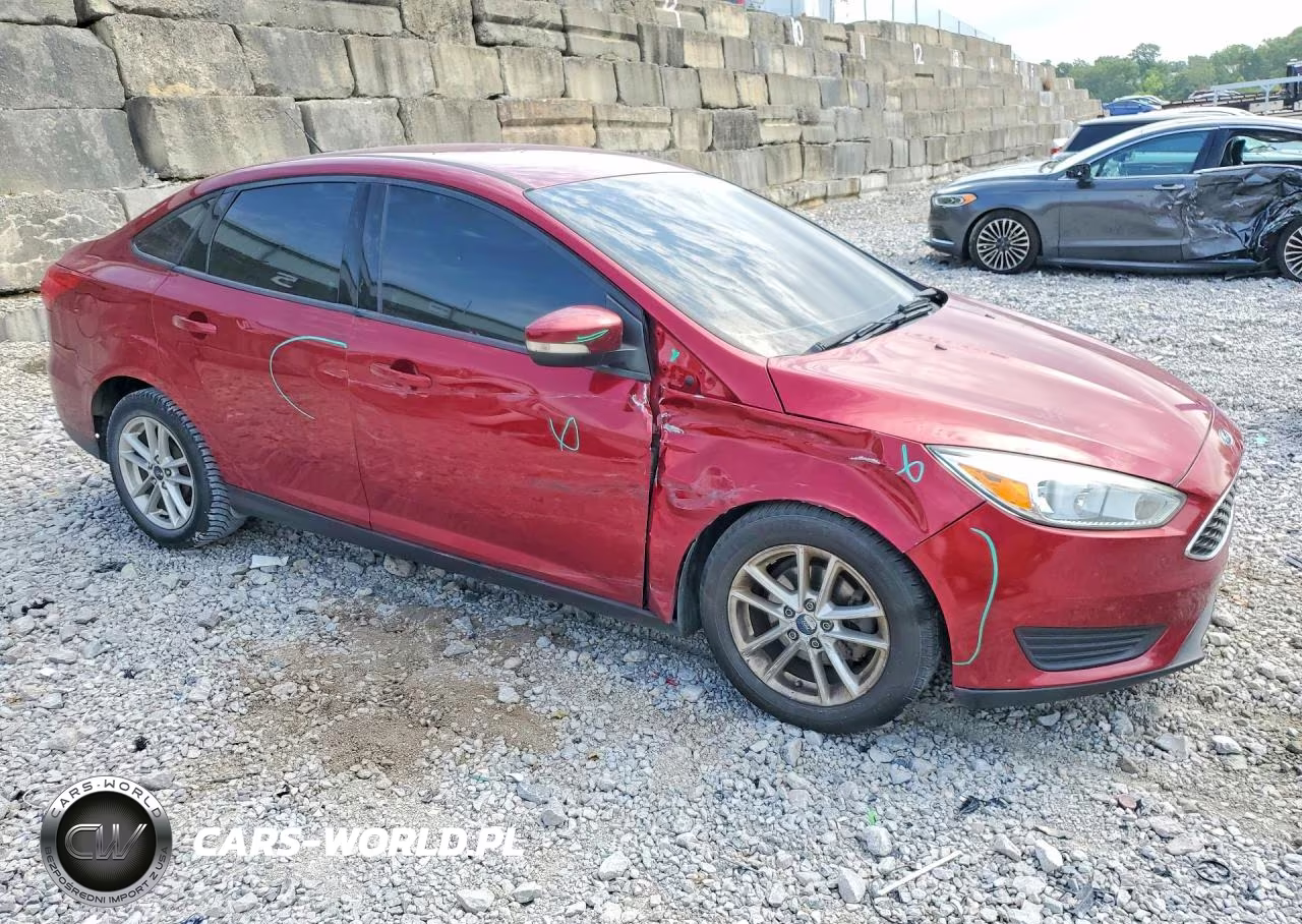 2017 Ford Focus Se VIN:1FADP3F23HL209563 - 4